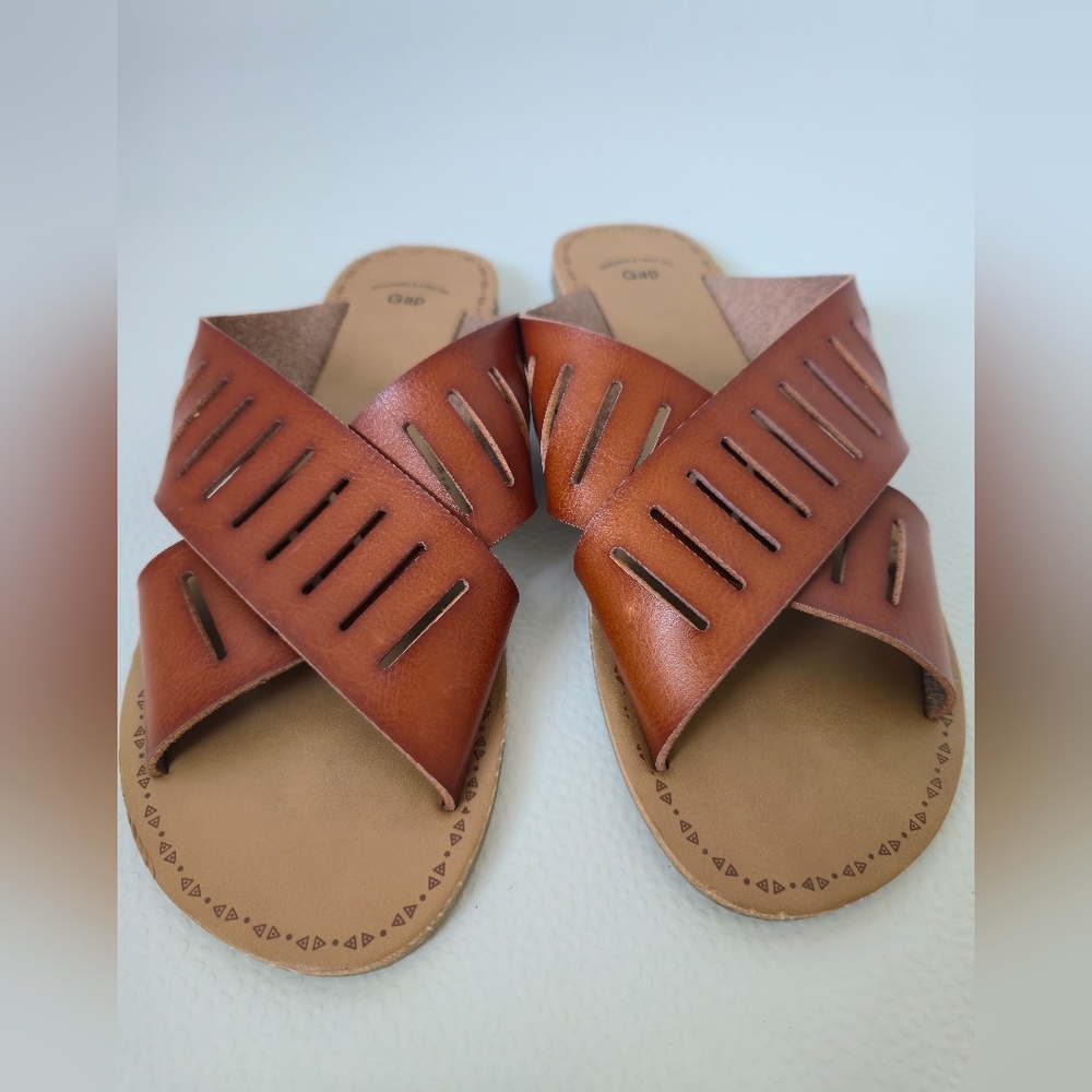 GAP Brown Sandals Criss-Cross Design Slip-On - Picture 10 of 10